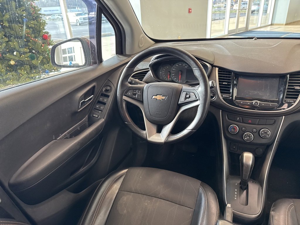 Used 2017 Chevrolet Trax LT w/ LT Convenience Package image 18