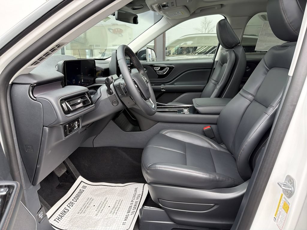New 2025 Lincoln Aviator AWD w/ Jet Appearance Package image 5