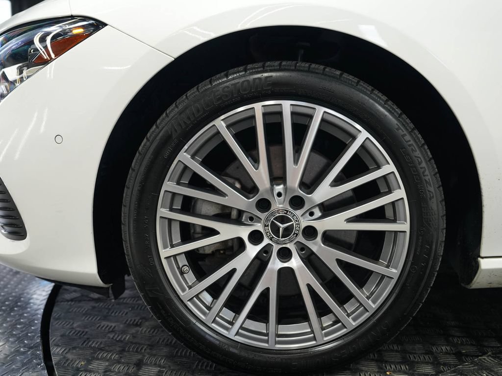 Used 2025 Mercedes-Benz CLA 250 4MATIC image 9