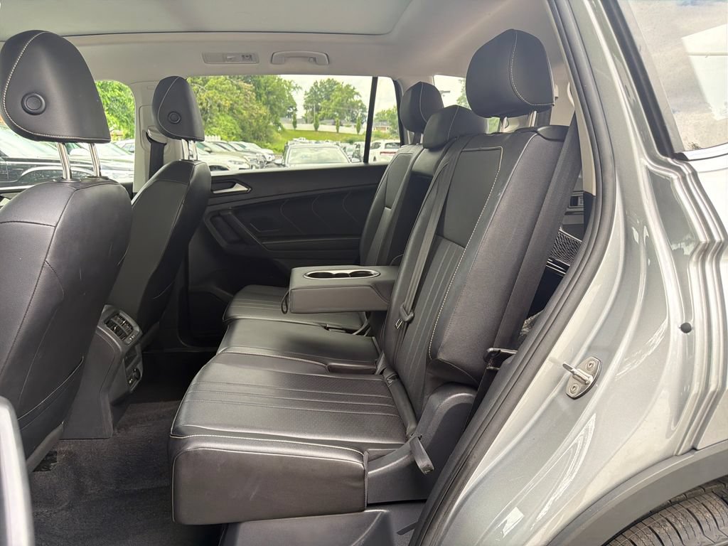 Used 2023 Volkswagen Tiguan SE w/ Panoramic Sunroof Package FWD image 44