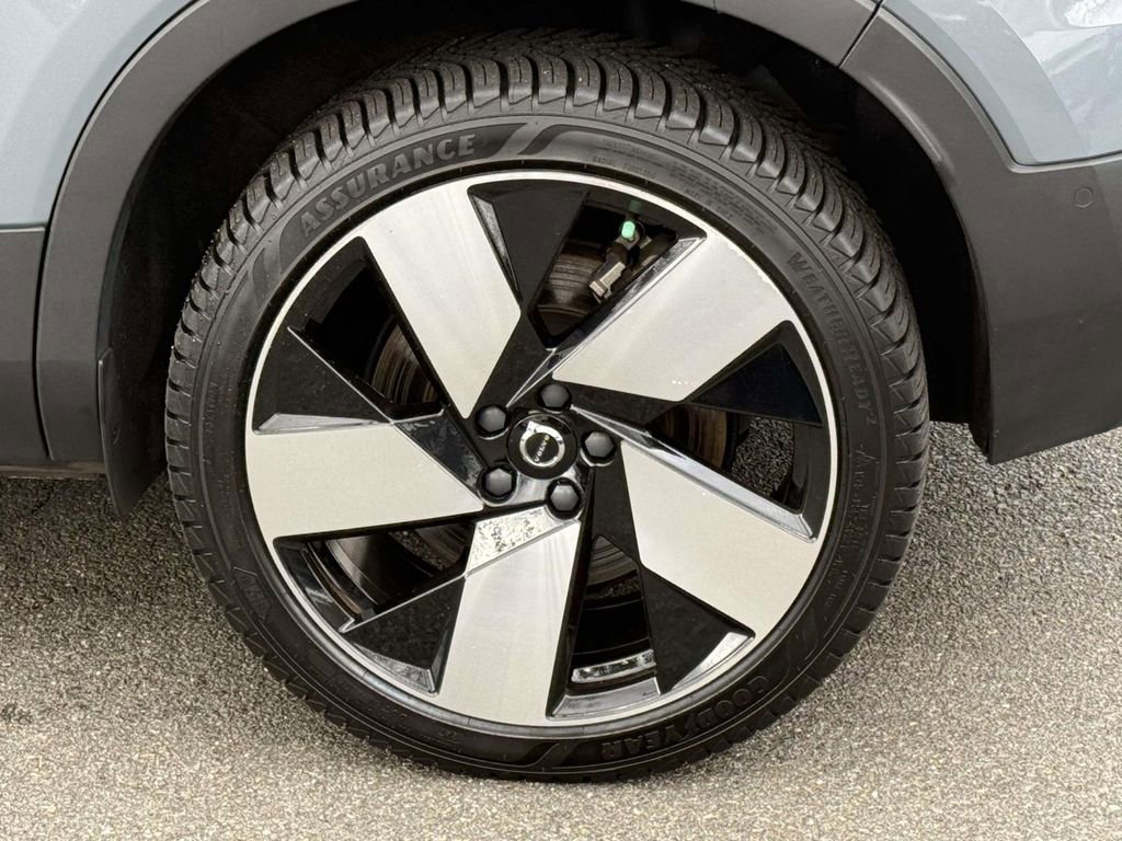 Used 2023 Volvo C40 P8 Recharge Ultimate w/ Protection Package Premier image 13