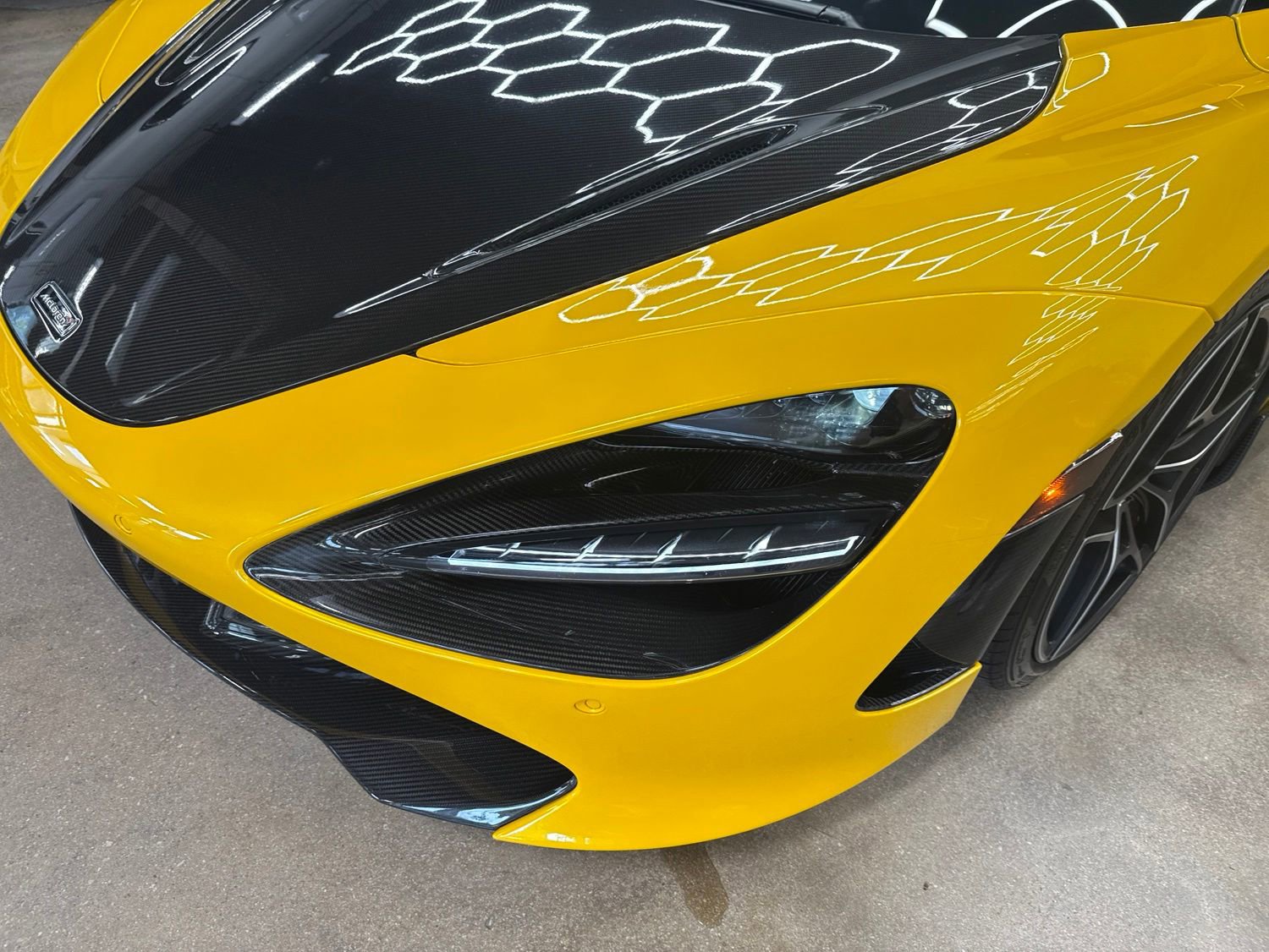 Used 2018 McLaren 720S Performance RWD image 10