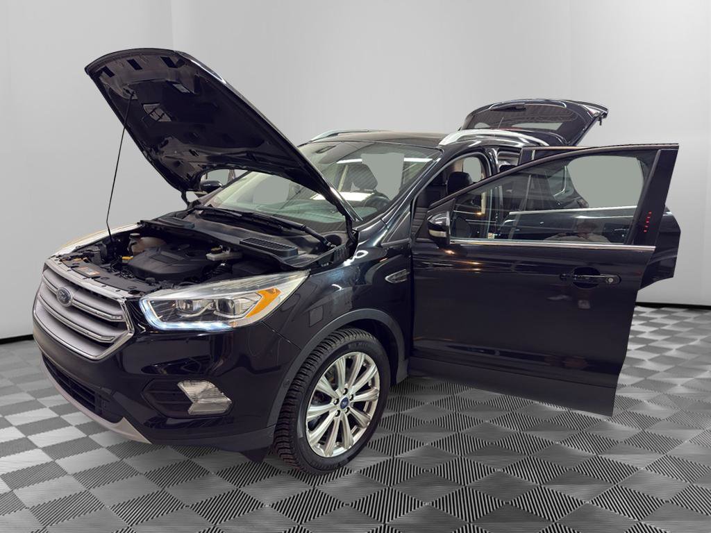 Used 2018 Ford Escape Titanium image 10
