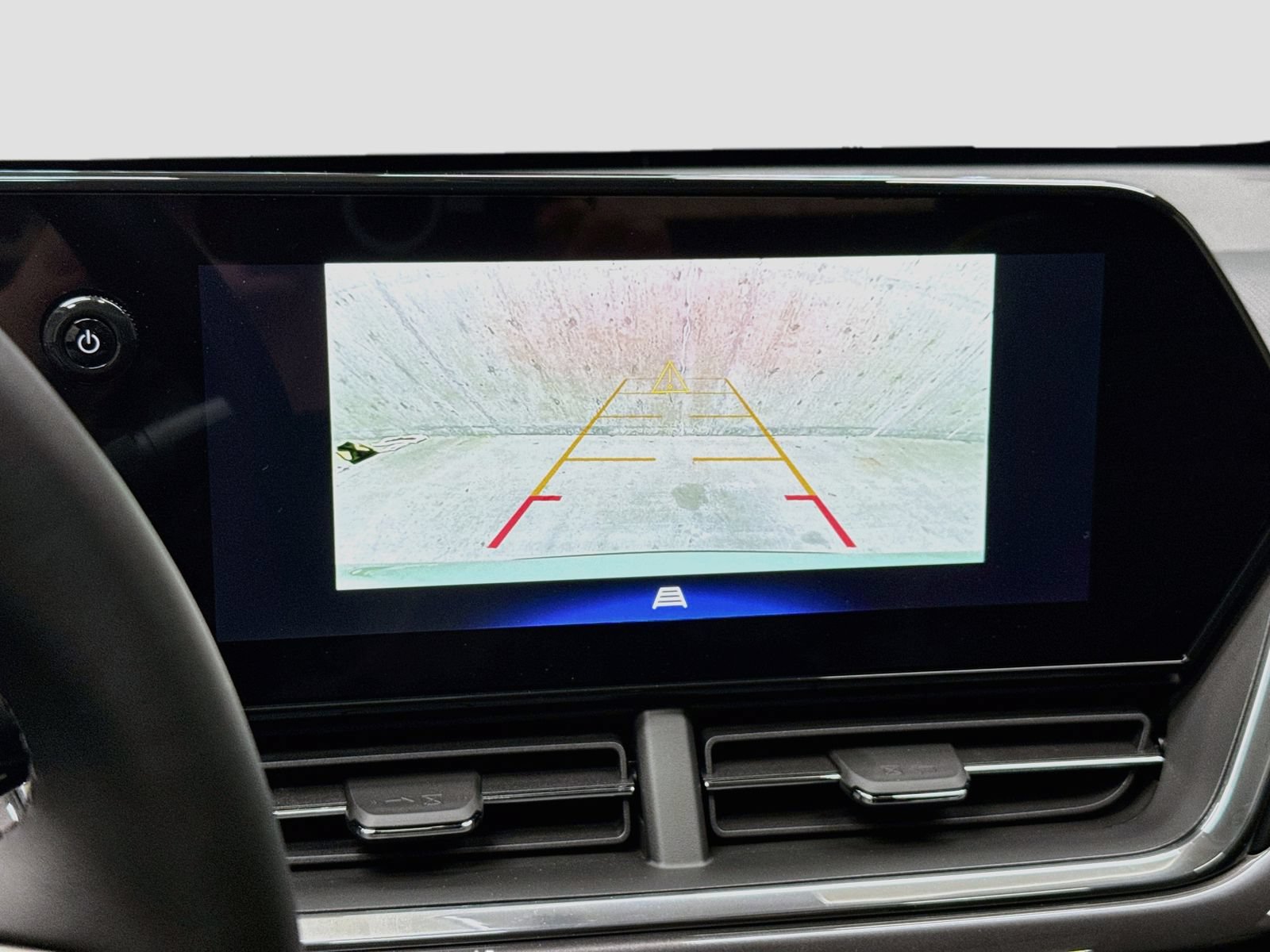 New 2026 Chevrolet Trax ACTIV w/ Sunroof Package FWD image 16