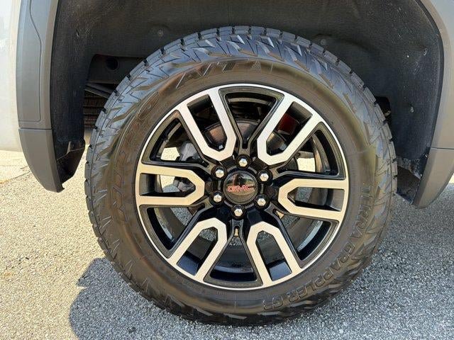 Used 2024 GMC Sierra 1500 AT4 w/ Technology Package AWD/4WD image 21