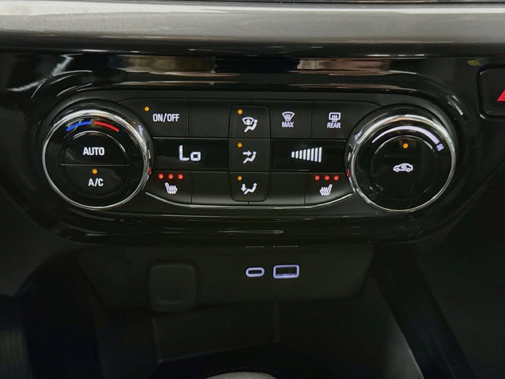 Used 2025 Chevrolet Trax ACTIV w/ Driver Confidence Package FWD image 15