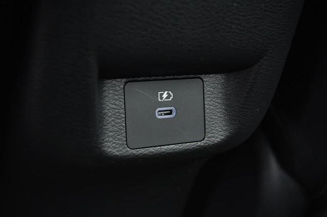 New 2025 Nissan Versa SR w/ Trunk Package image 21