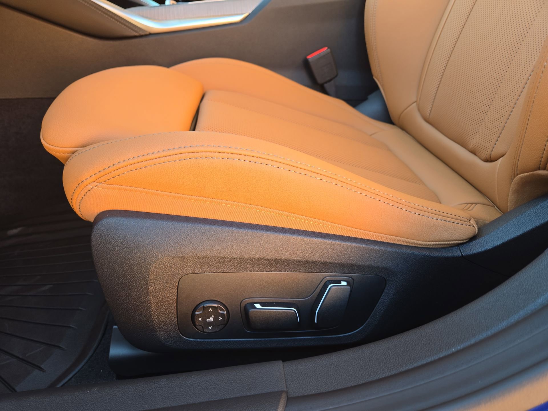 Used 2025 BMW i4 eDrive40 w/ M Sport Package RWD image 17