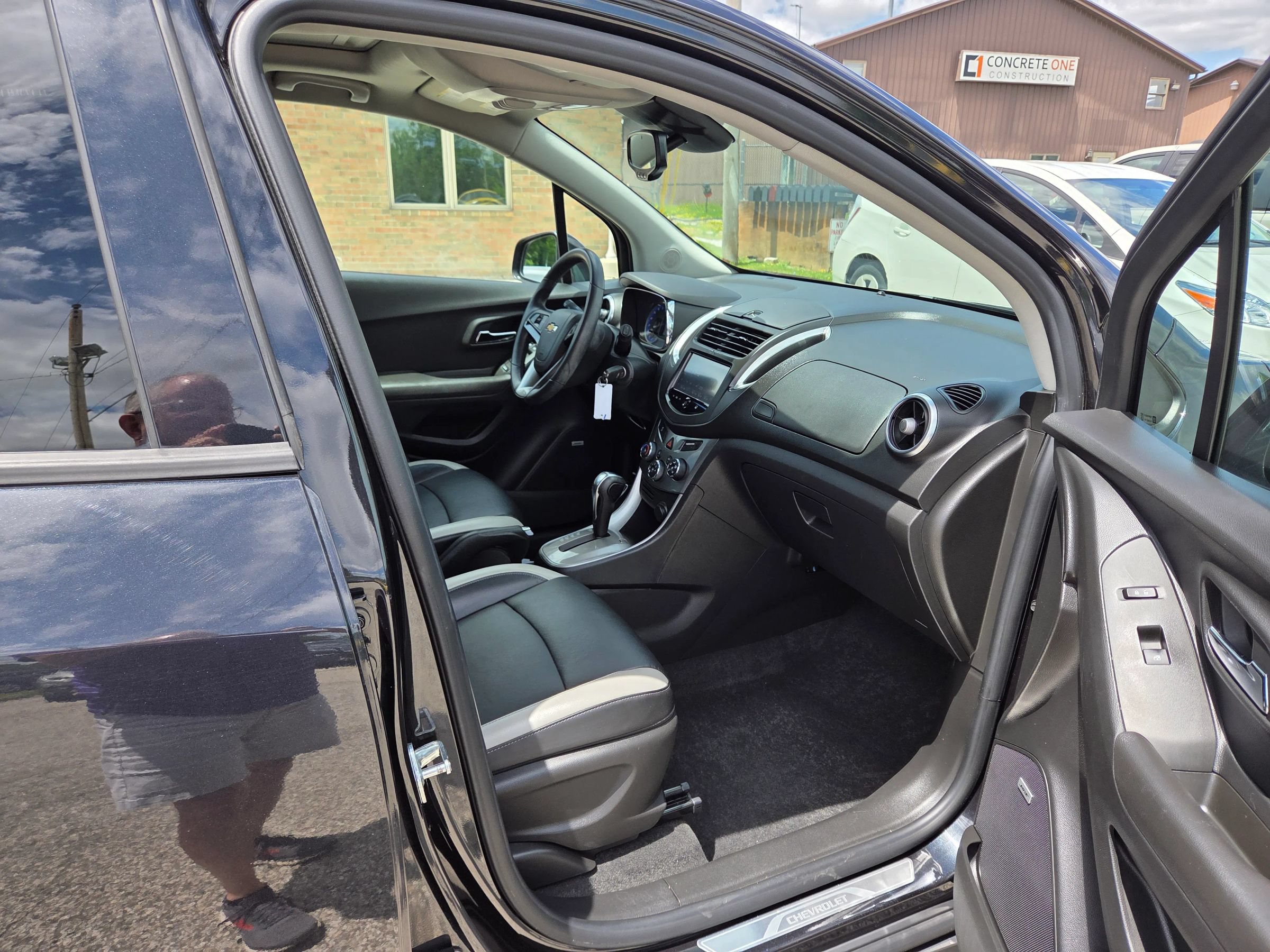 Used 2016 Chevrolet Trax LTZ w/ Midnight Edition FWD image 21