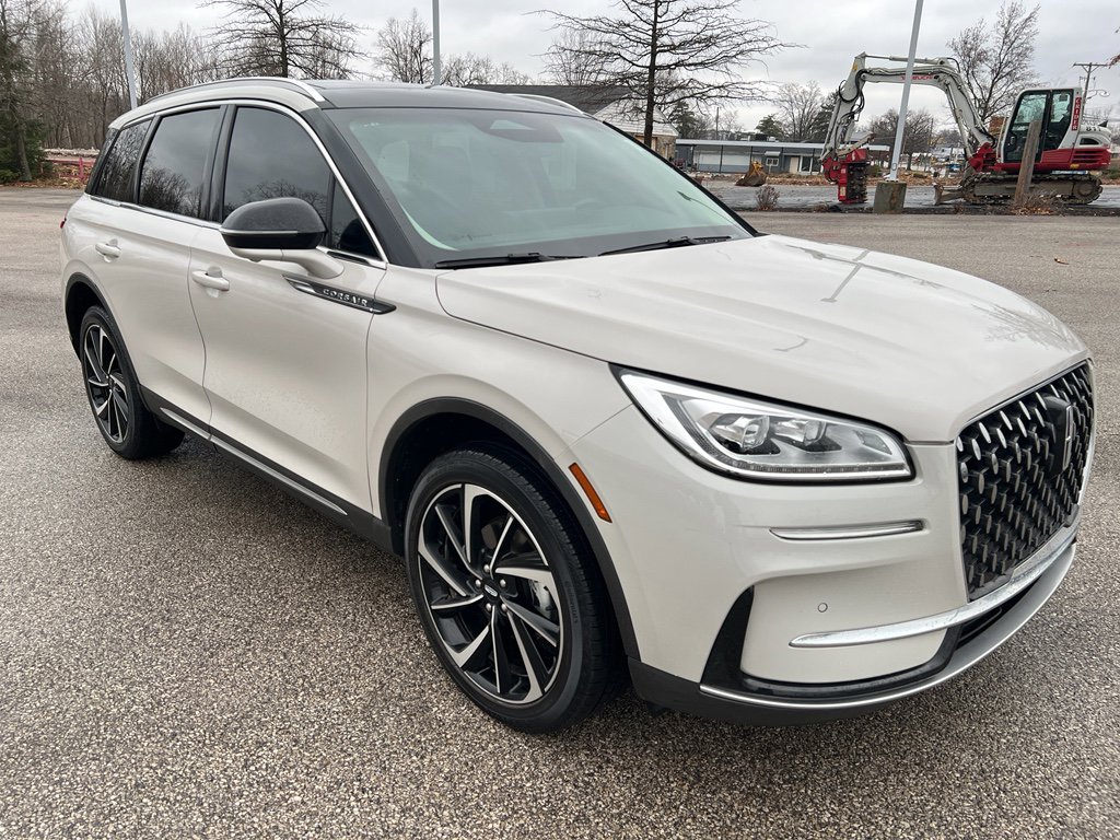 Used 2023 Lincoln Corsair Reserve w/ Equipment Group 201A image 9