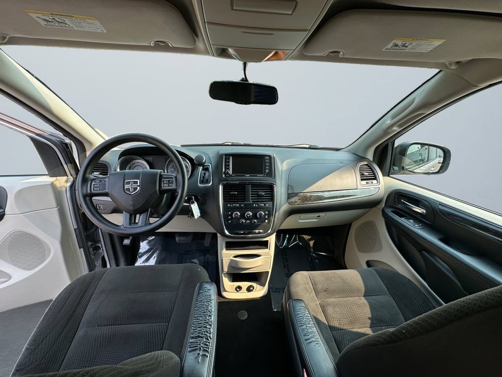 Used 2018 Dodge Grand Caravan SE w/ UConnect Hands-Free Group FWD image 10