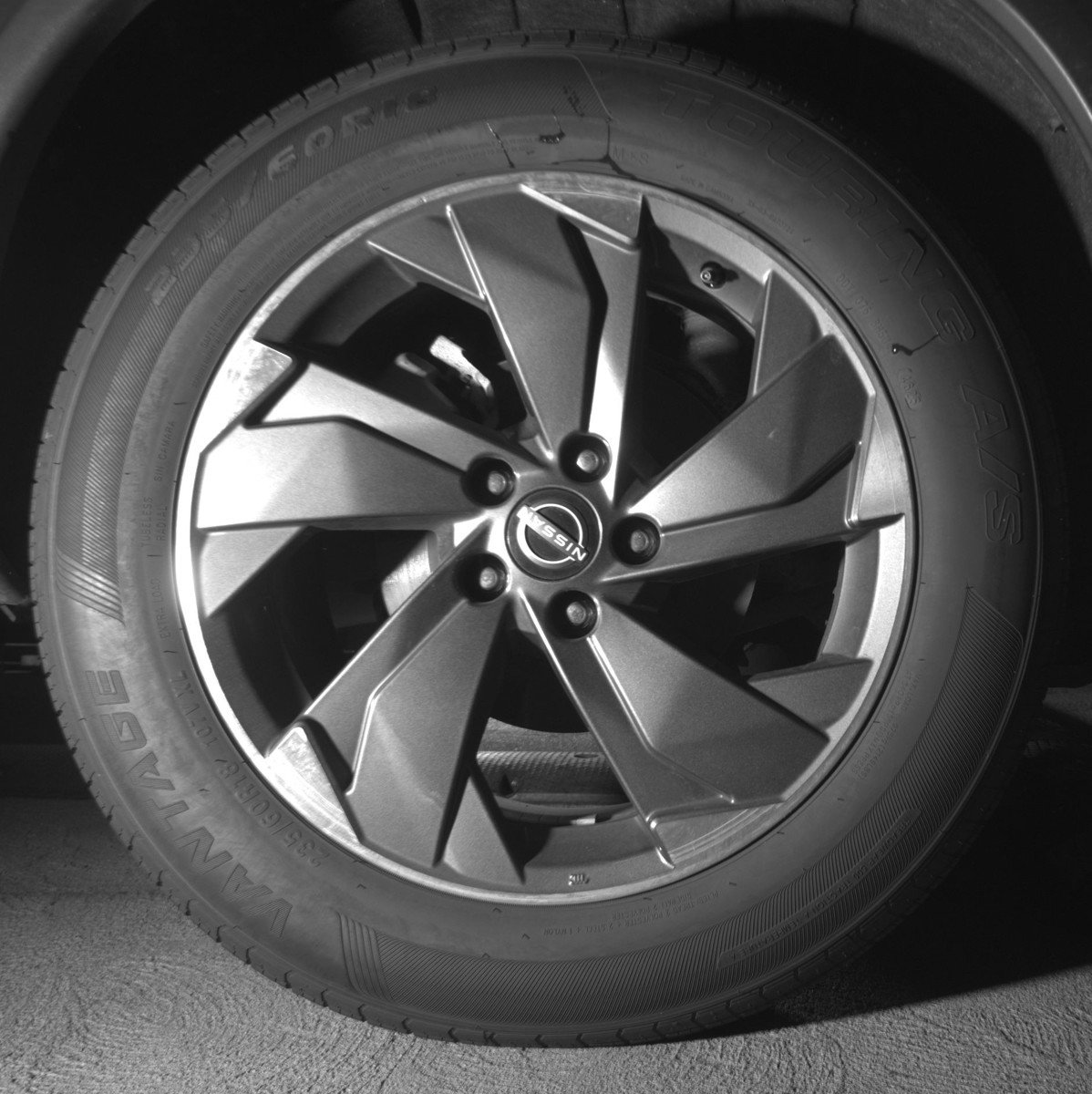 Used 2025 Nissan Rogue SV image 15