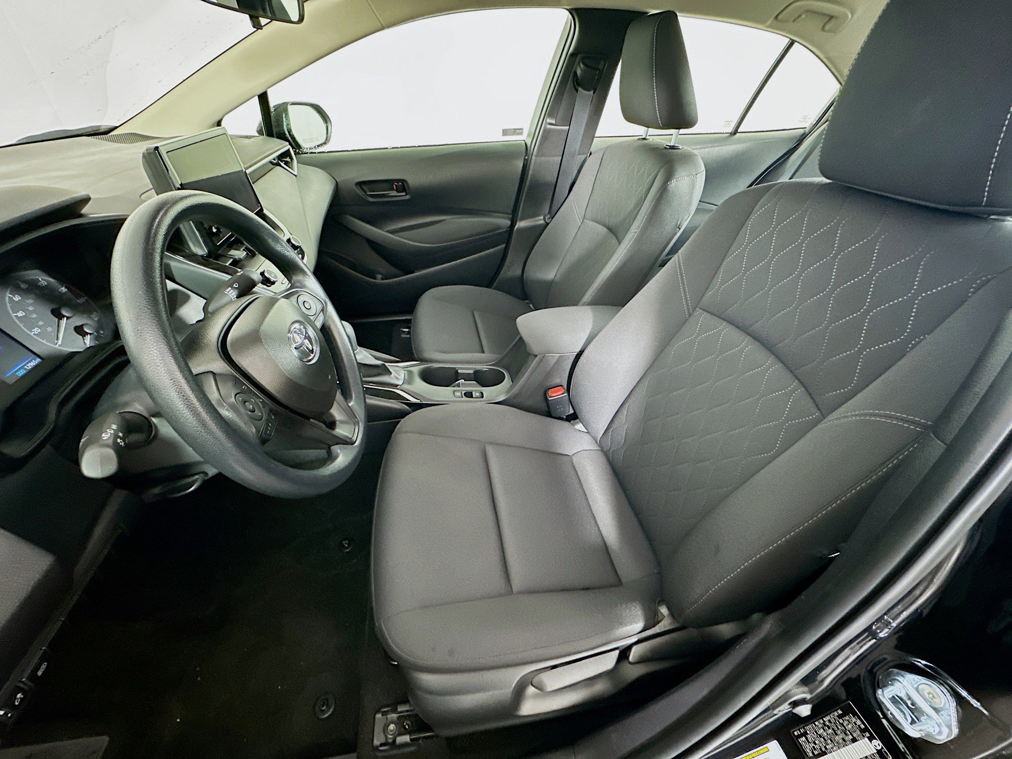 Used 2025 Toyota Corolla LE image 13