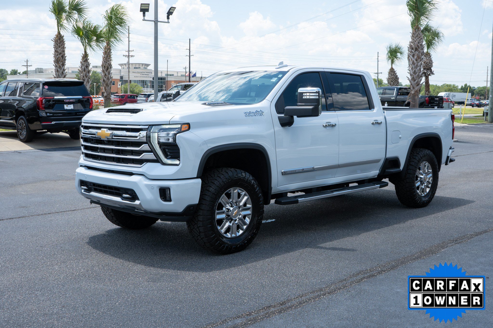 Used 2026 Chevrolet Silverado 2500 High Country w/ Technology Package AWD/4WD image 7
