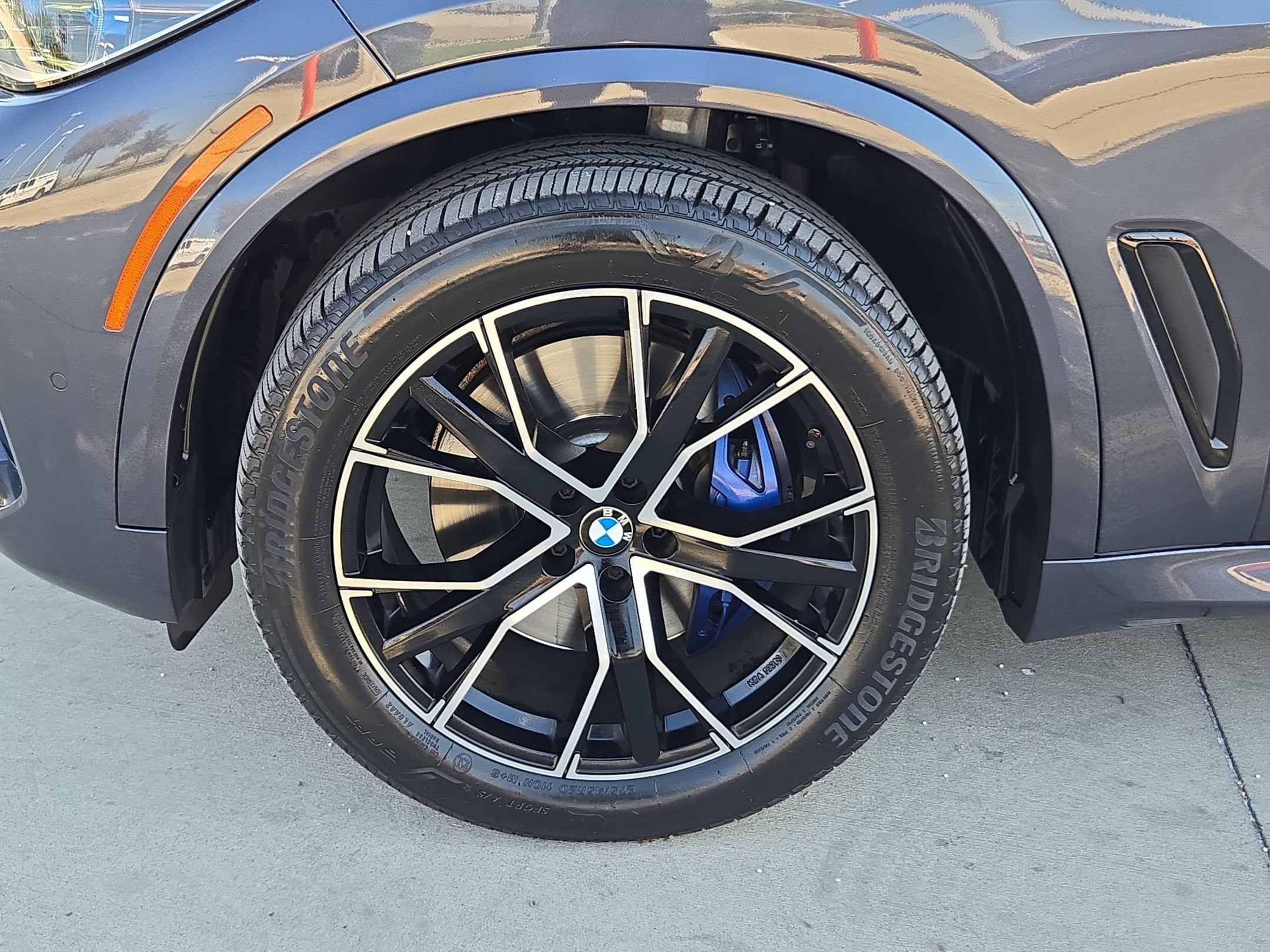 Used 2021 BMW X5 xDrive40i AWD/4WD image 27