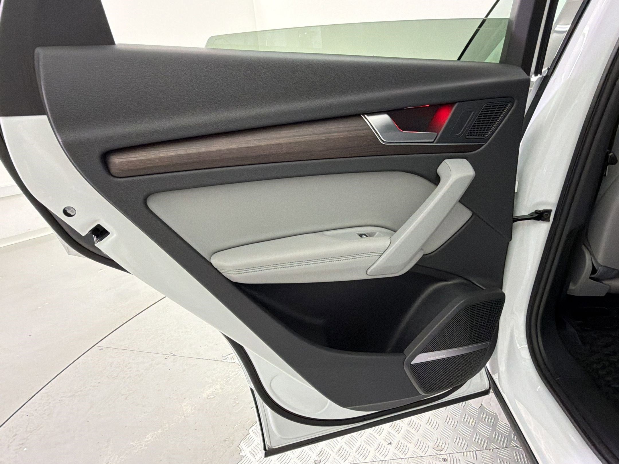 Used 2023 Audi Q5 2.0T Premium Plus w/ Premium Plus Package image 25