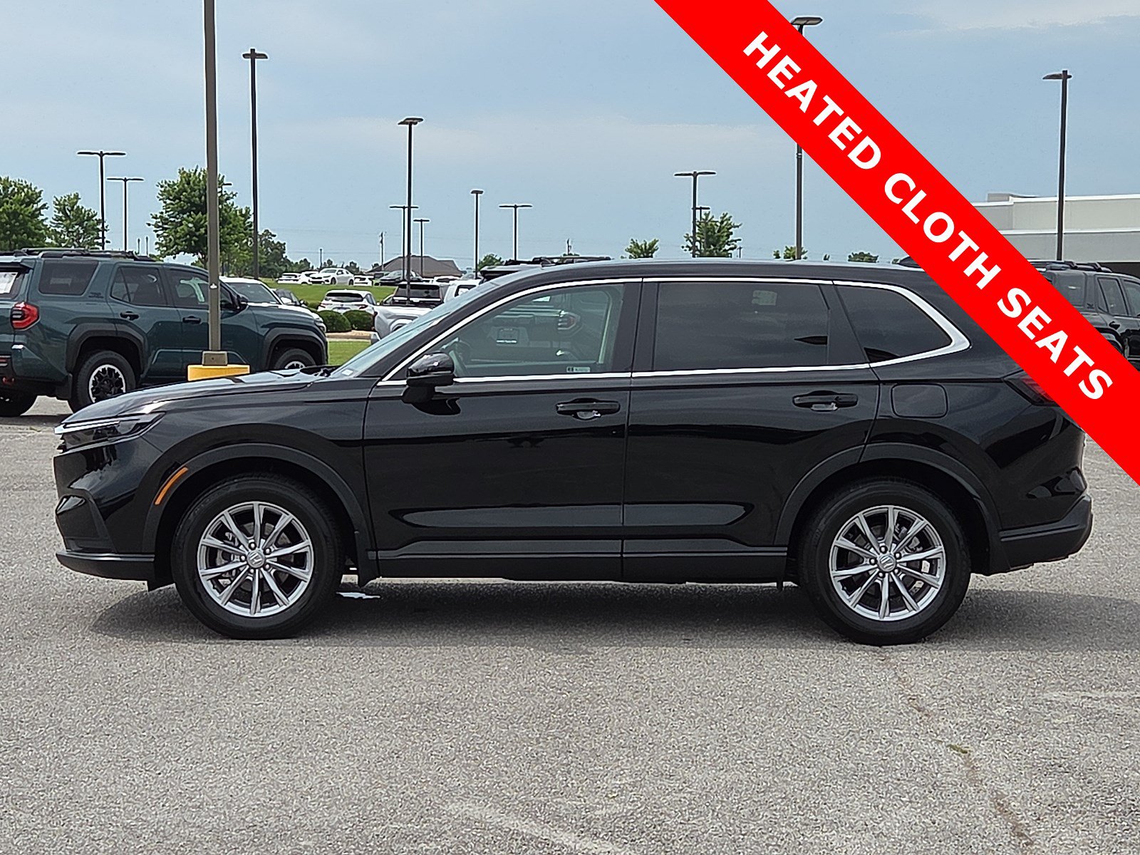 Used 2025 Honda CR-V EX image 3