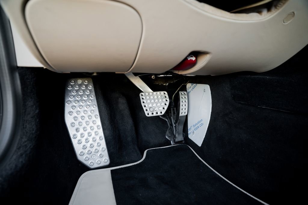 Certified 2024 Ferrari Roma Spider image 39