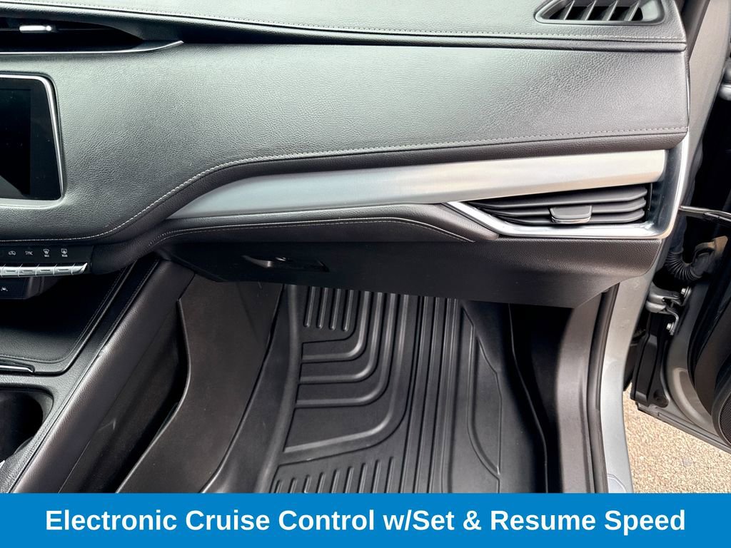 Used 2023 Cadillac XT4 Premium Luxury image 18