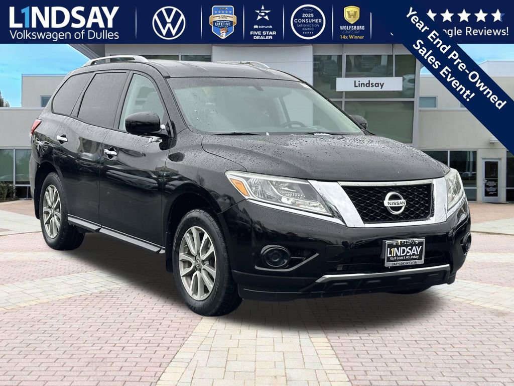Used 2014 Nissan Pathfinder SV image 1