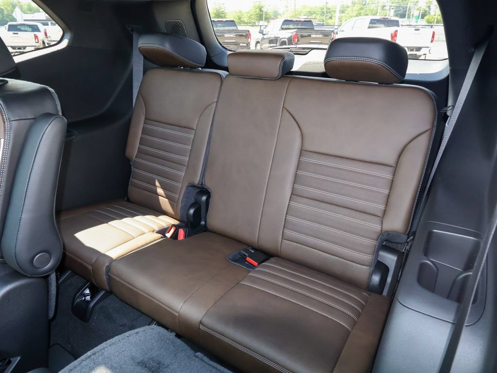 New 2027 GMC Acadia Denali Ultimate w/ LPO, Floor Liner Package AWD/4WD image 13