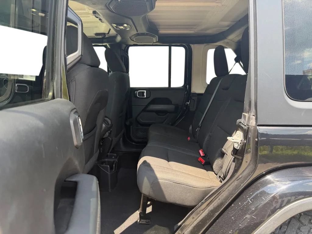 Used 2020 Jeep Wrangler Unlimited Sahara AWD/4WD image 26
