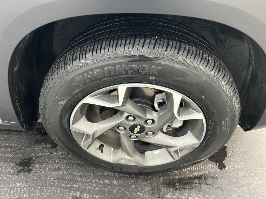 Certified 2024 Chevrolet Trax LT w/ LT Convenience Package FWD image 8