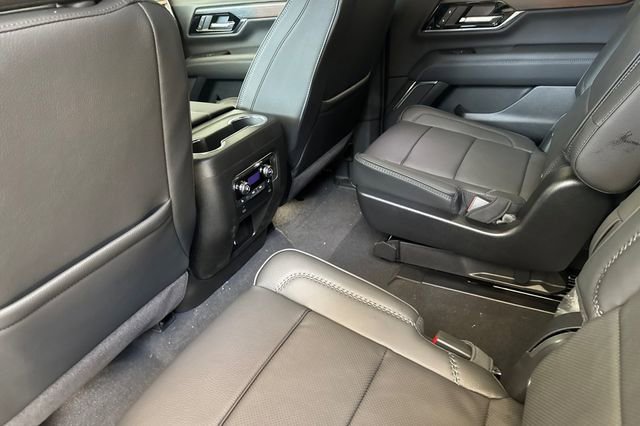 New 2026 GMC Yukon XL Denali w/ Sun & Power Step Package image 9