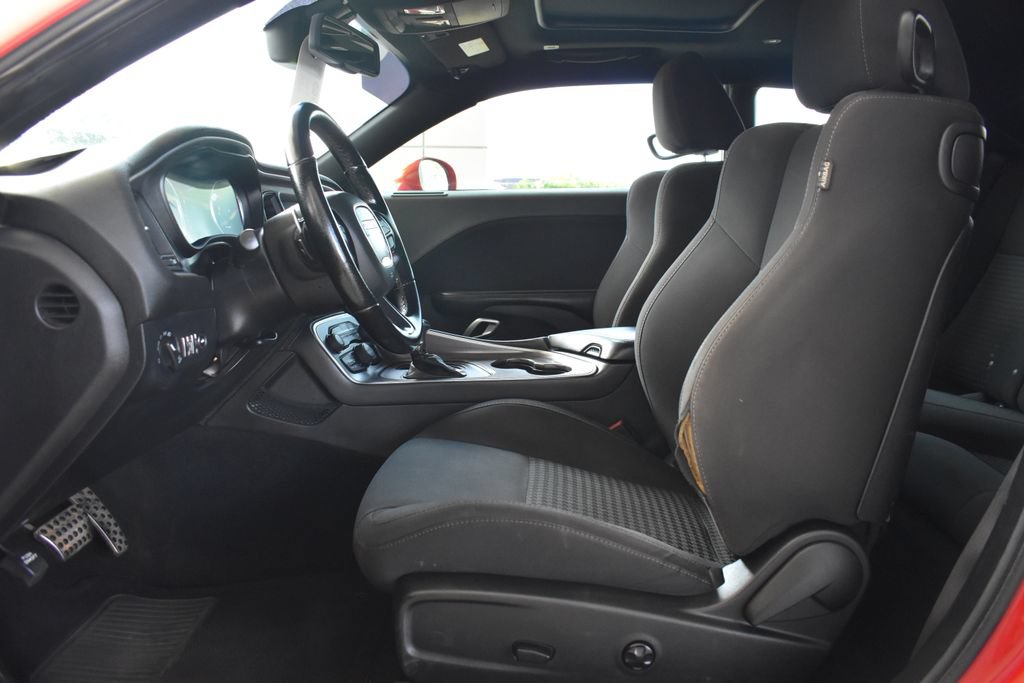 Used 2019 Dodge Challenger R/T RWD image 3