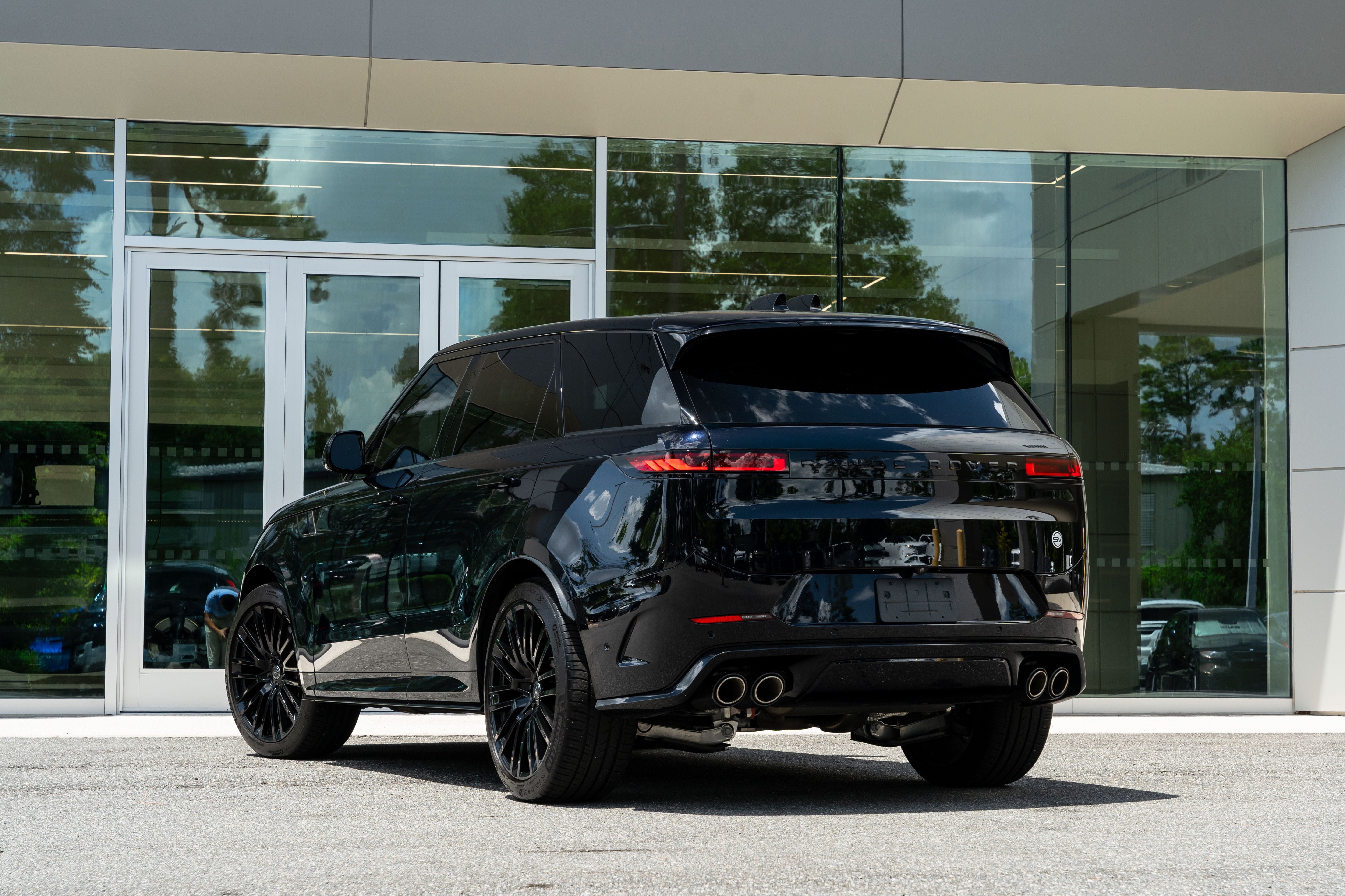 Used 2025 Land Rover Range Rover Sport SV Edition Two AWD/4WD image 9