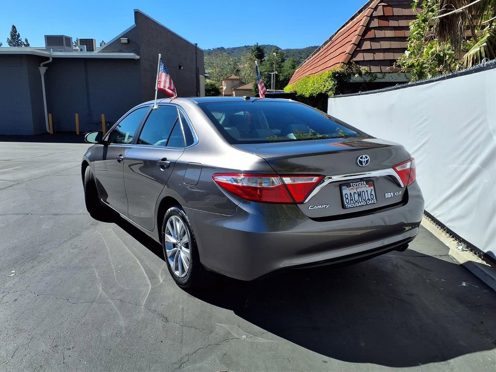 Certified 2017 Toyota Camry XLE w/ Moonroof Package image 4