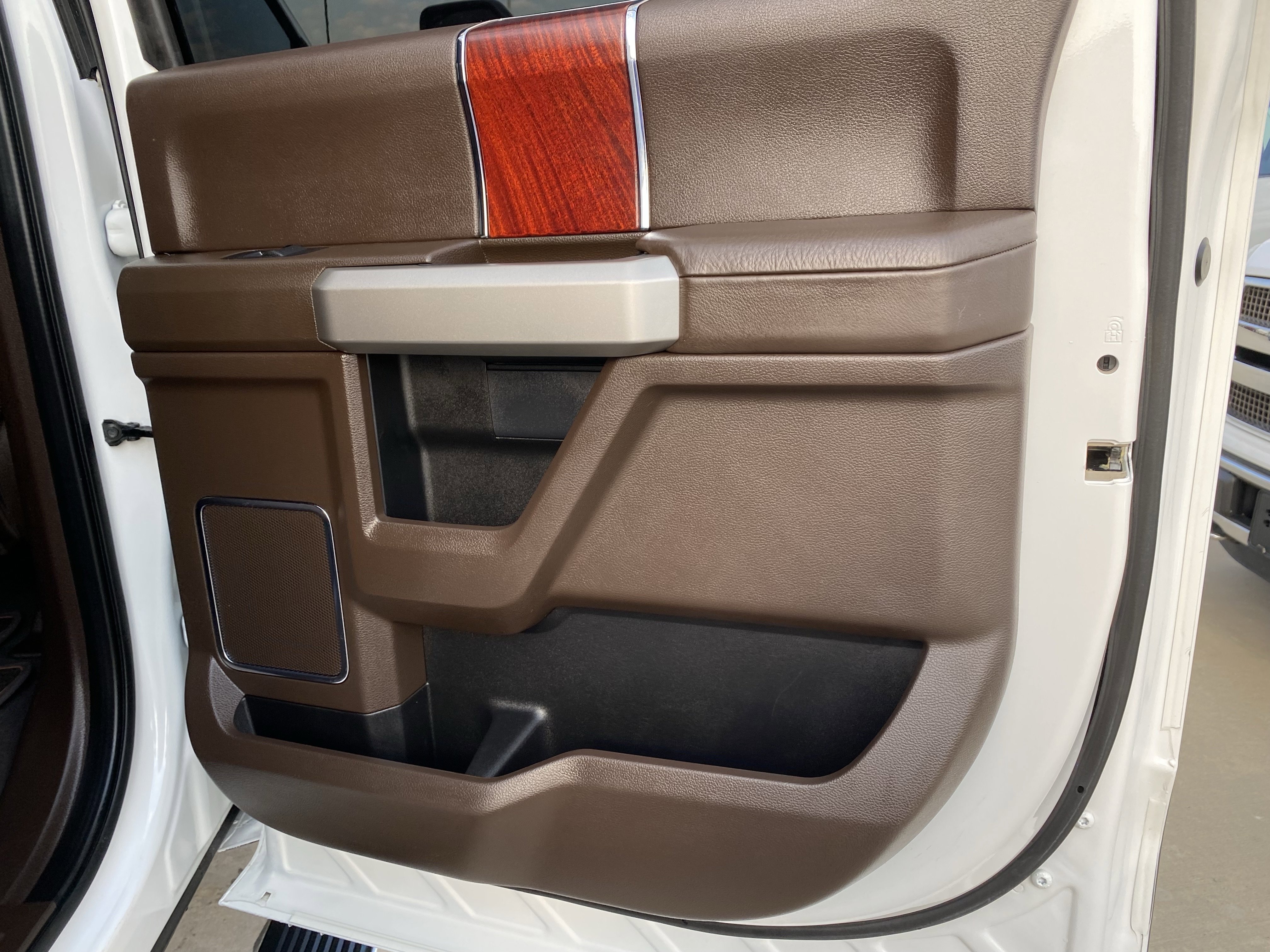 Used 2022 Ford F350 King Ranch w/ Tremor Off-Road Package image 10