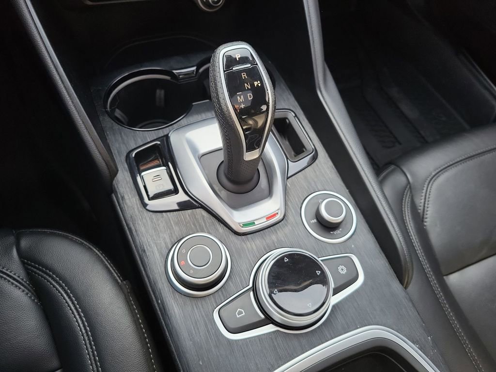 Used 2023 Alfa Romeo Giulia Sprint image 16