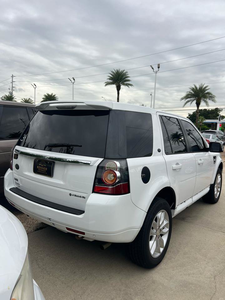 Used 2014 Land Rover LR2 AWD/4WD image 4