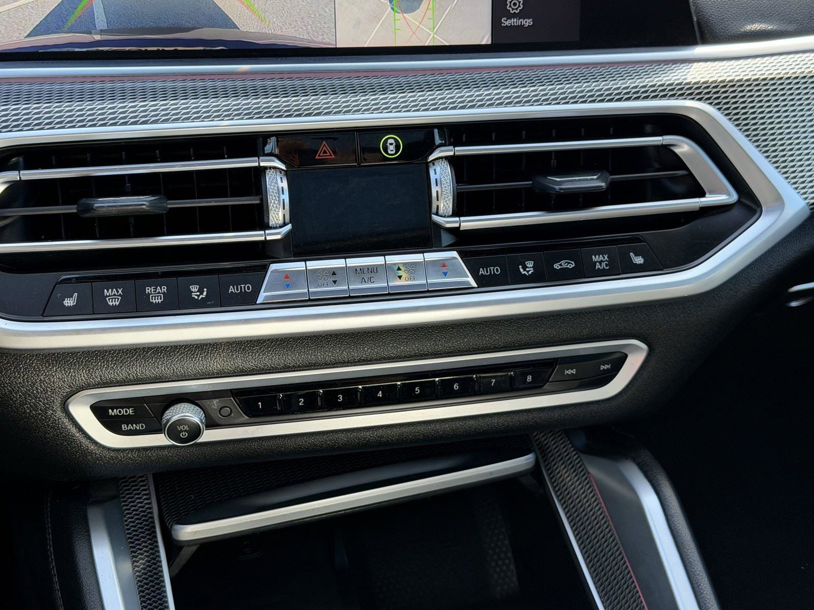 Used 2021 BMW X6 xDrive40i w/ M Sport Package image 9