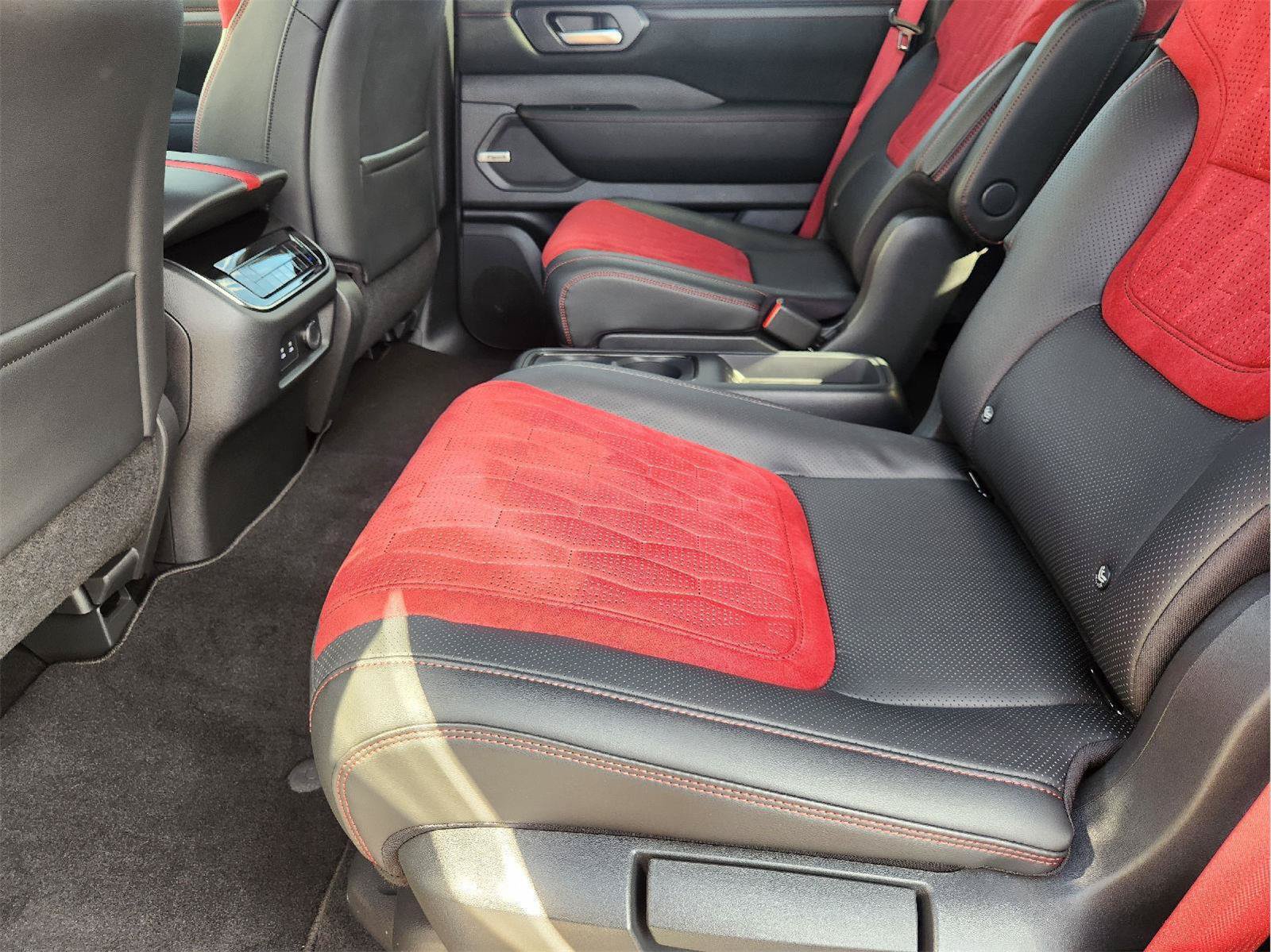 Used 2026 Nissan Armada NISMO AWD/4WD image 31