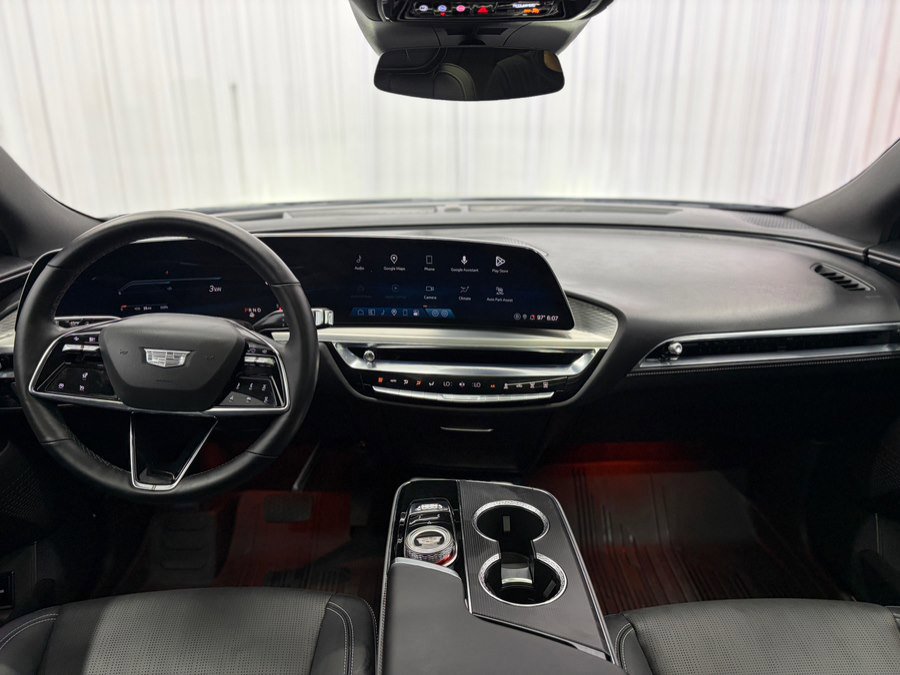 Used 2024 Cadillac Lyriq Luxury w/ LPO, Floor Liner Package AWD/4WD image 10