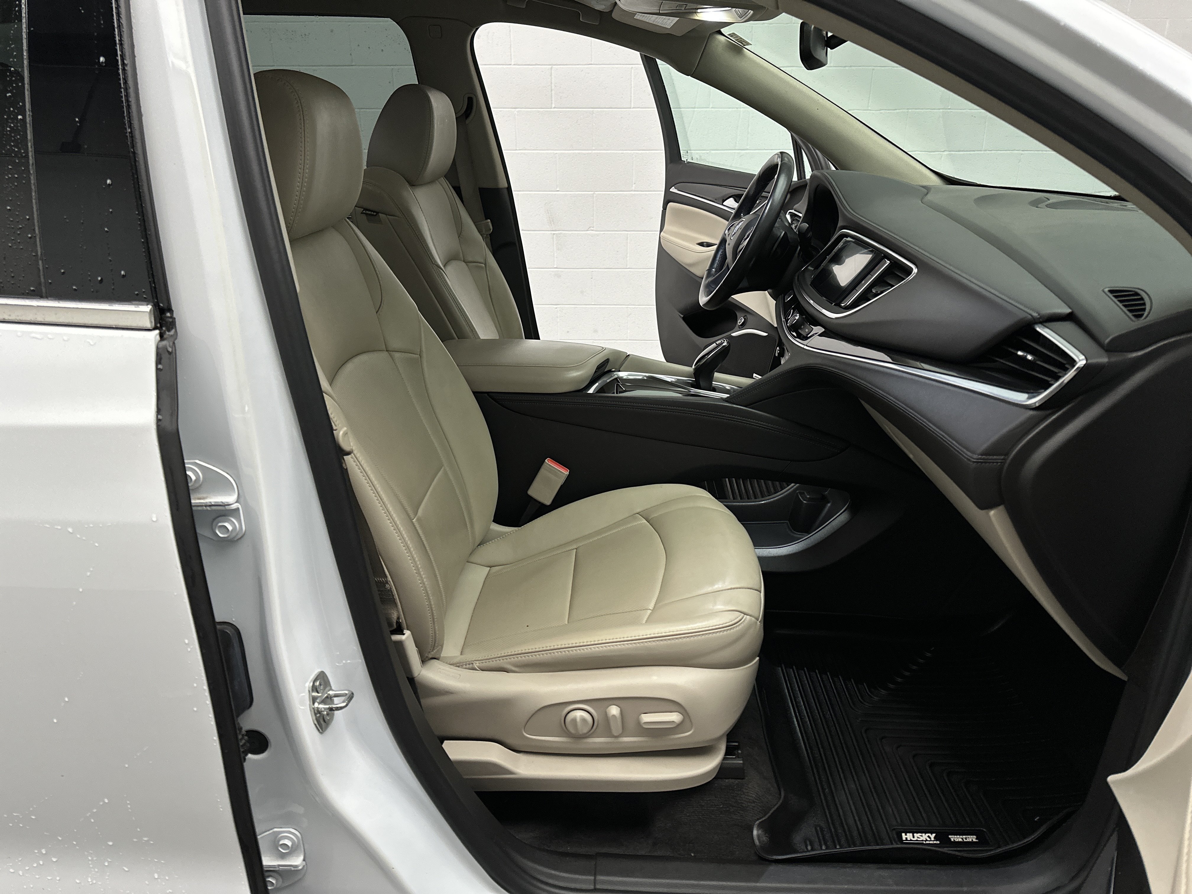 Used 2020 Buick Enclave Essence w/ Sound and Sites Package FWD image 24