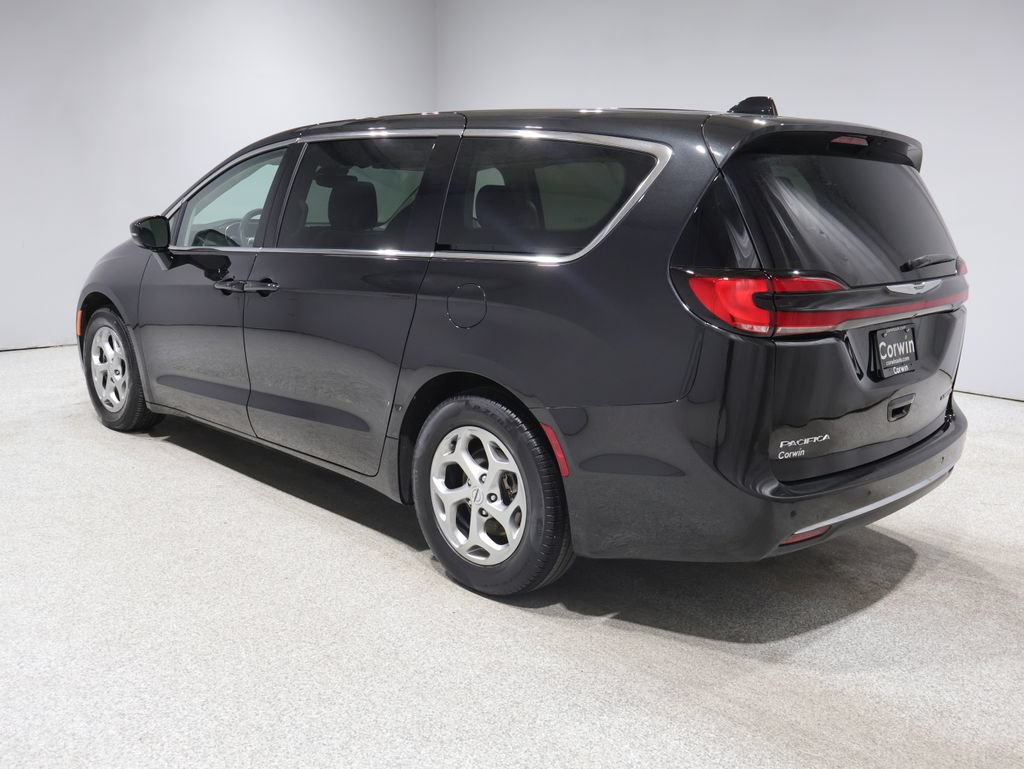 Certified 2024 Chrysler Pacifica Limited FWD image 5