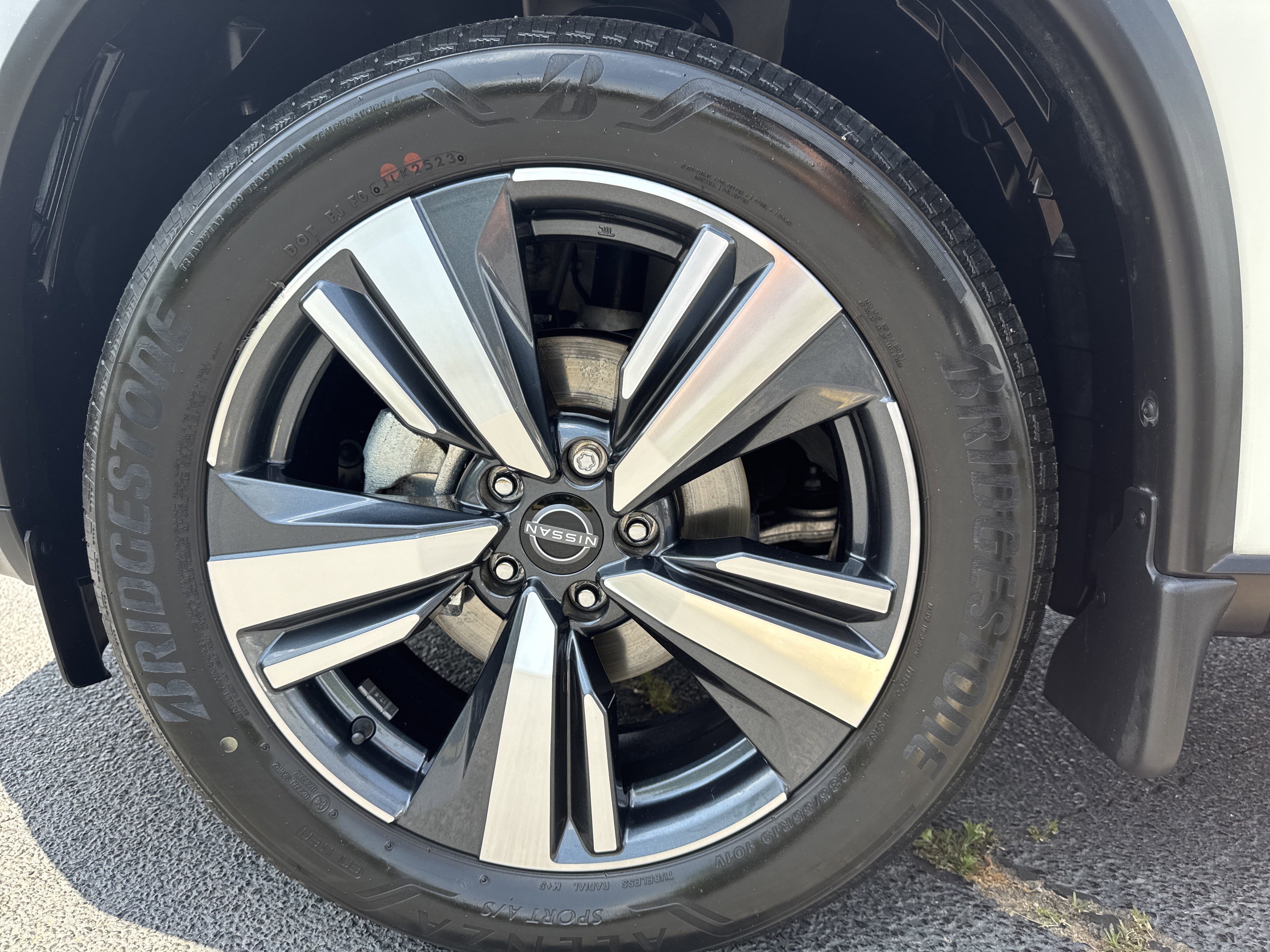 Used 2023 Nissan Rogue SL w/ SL Premium Package FWD image 14