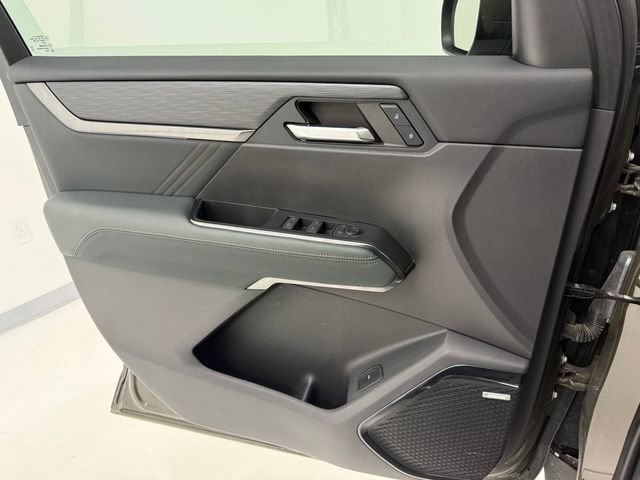 Used 2024 GMC Acadia AT4 image 16