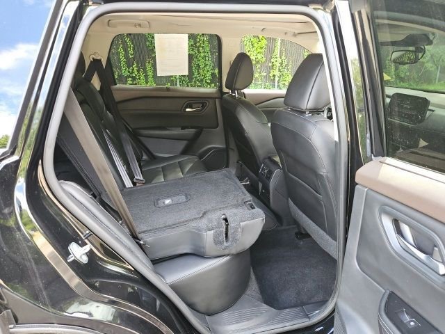 Used 2022 Nissan Rogue SL w/ SL Premium Package image 17