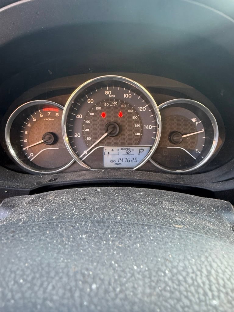 Used 2014 Toyota Corolla LE FWD image 3