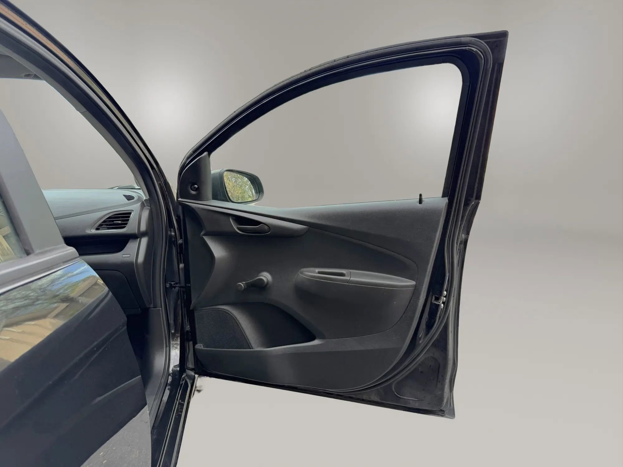 Used 2018 Chevrolet Spark LS FWD image 29