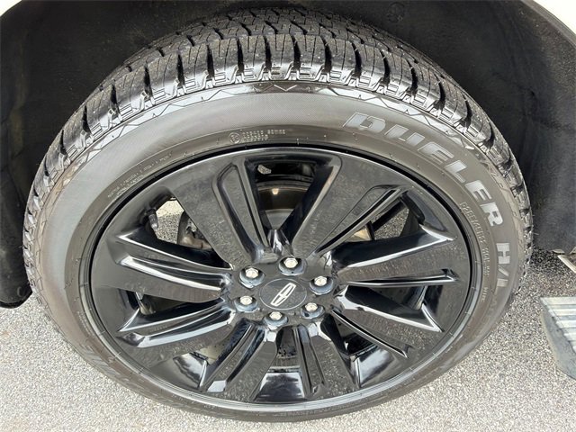 Used 2024 Lincoln Navigator Reserve image 17