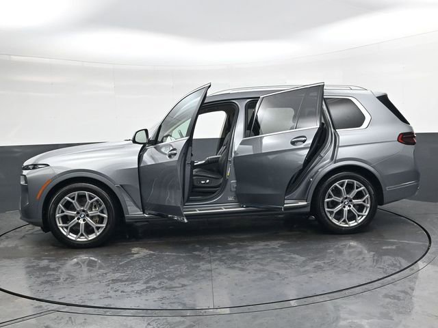 Used 2024 BMW X7 xDrive40i image 40