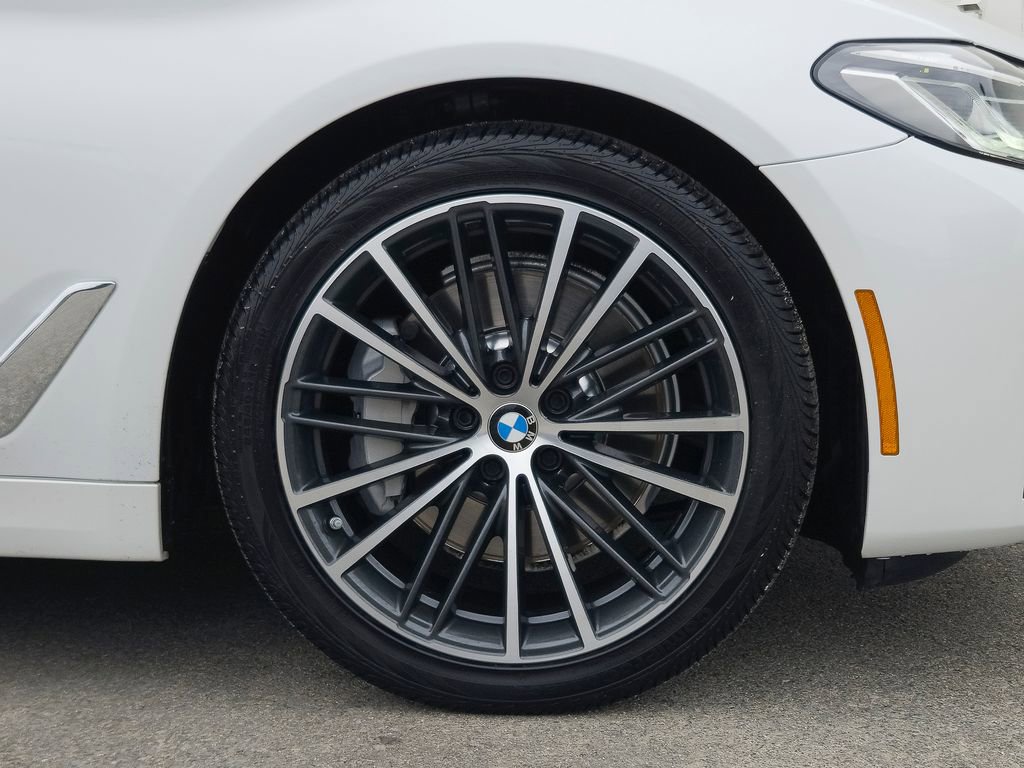 Used 2023 BMW 530i w/ Premium Package RWD image 7