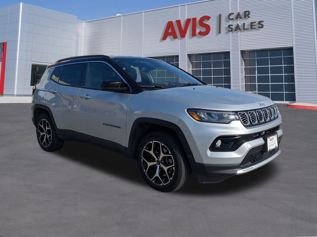 Used 2025 Jeep Compass Limited image 3