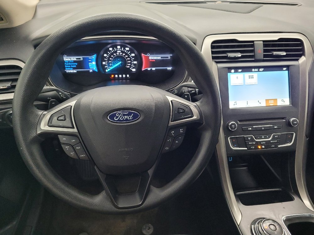 Used 2018 Ford Fusion SE w/ Fusion SE Technology Package image 22