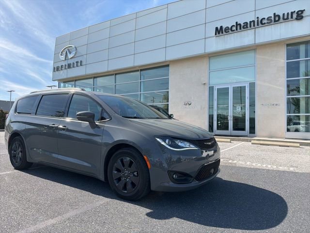 Used 2020 Chrysler Pacifica Limited w/ Quick Oder Package 2EV RED-S FWD image 1
